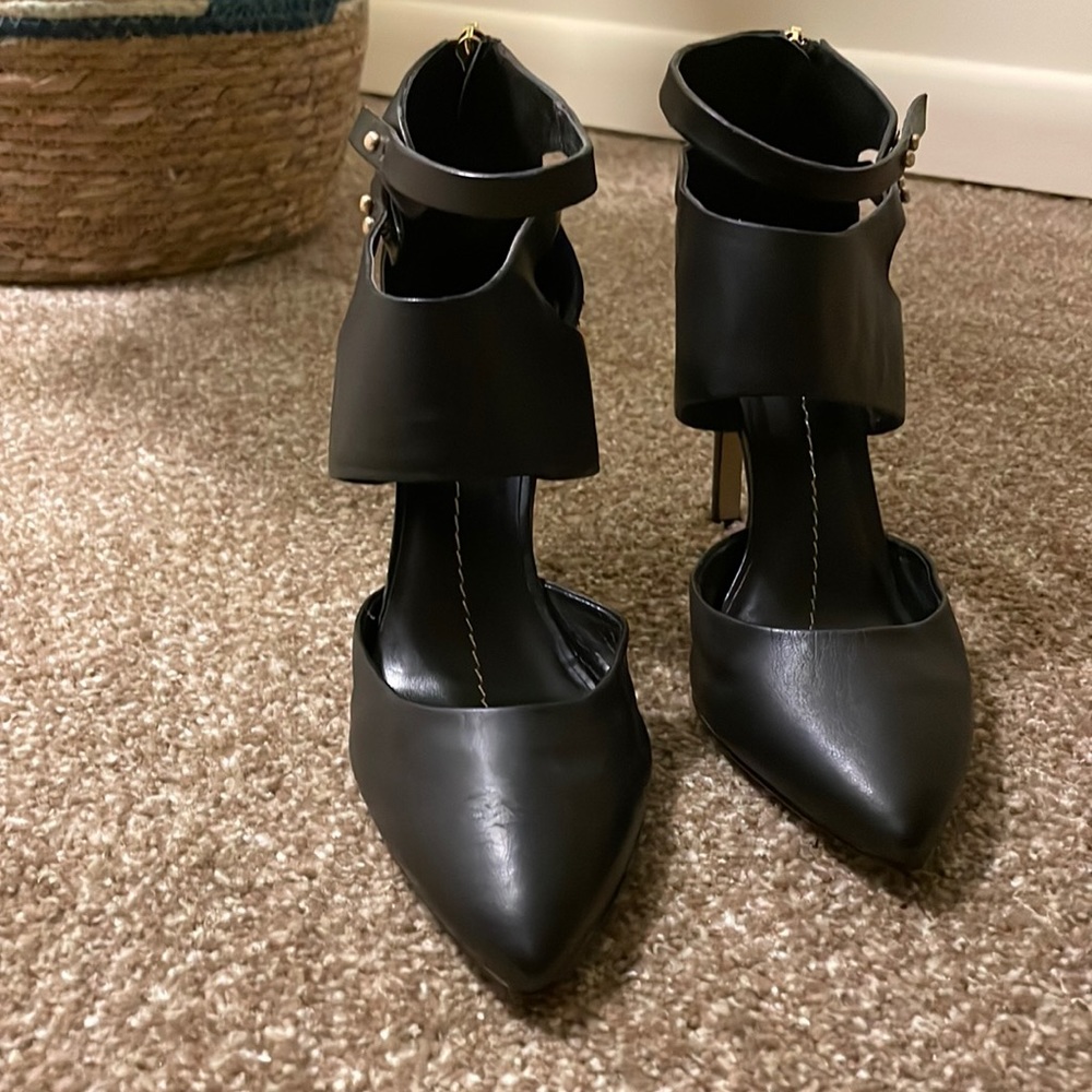DV pumps w/ strap (No Box)